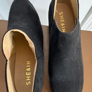 SHEIN Black Suede Loafers, size 8
